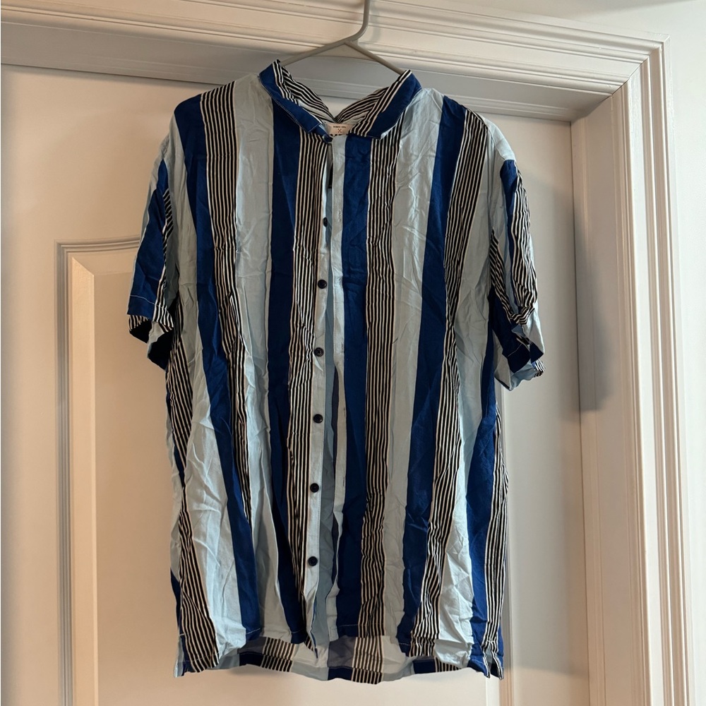 MBX XL Short Sleeve Button Down - Light with various shades of blue